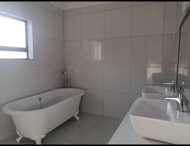 4 BEDROOM HOUSE FOR SALE IN MZINGAZI GOLF ESTATE